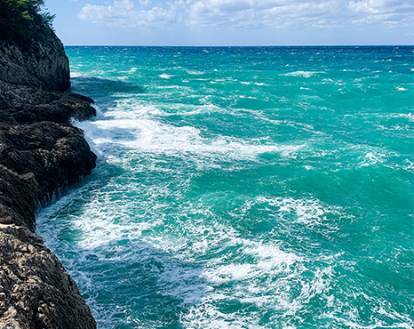 Turquoise waves in Majorca